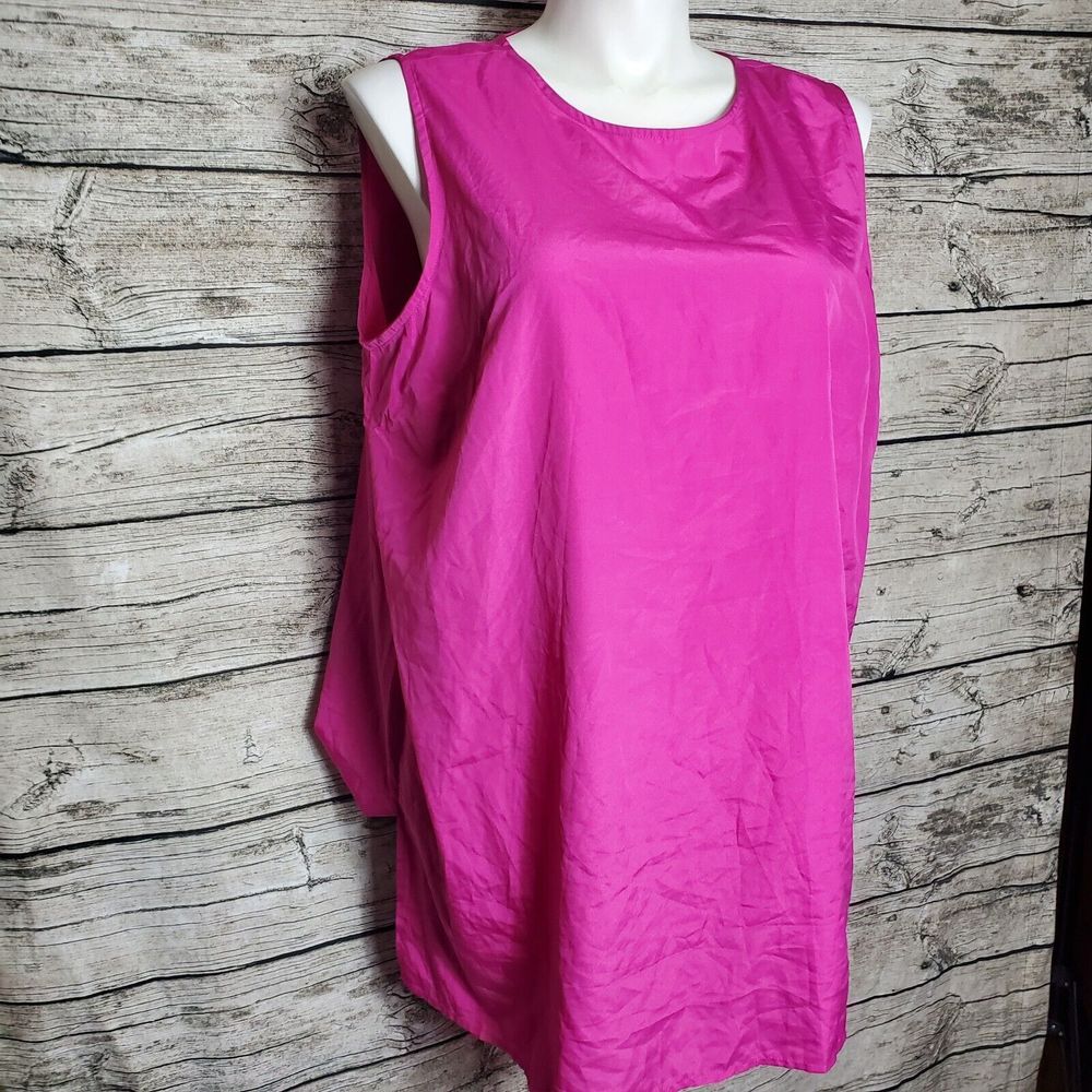 Women’s Sleeveless Shell Top - Fuchsia Pink